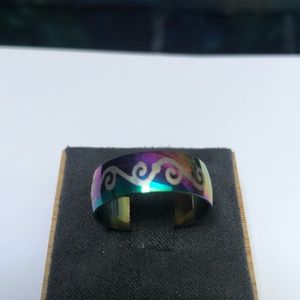 Multi colored swirl ring